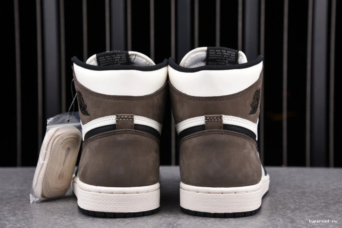 JORDAN MOCHA 555088-105 DARK RETRO 1 AIR HIGH 0921